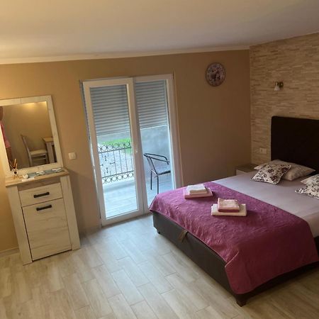 Studio Elena Tivat Buitenkant foto