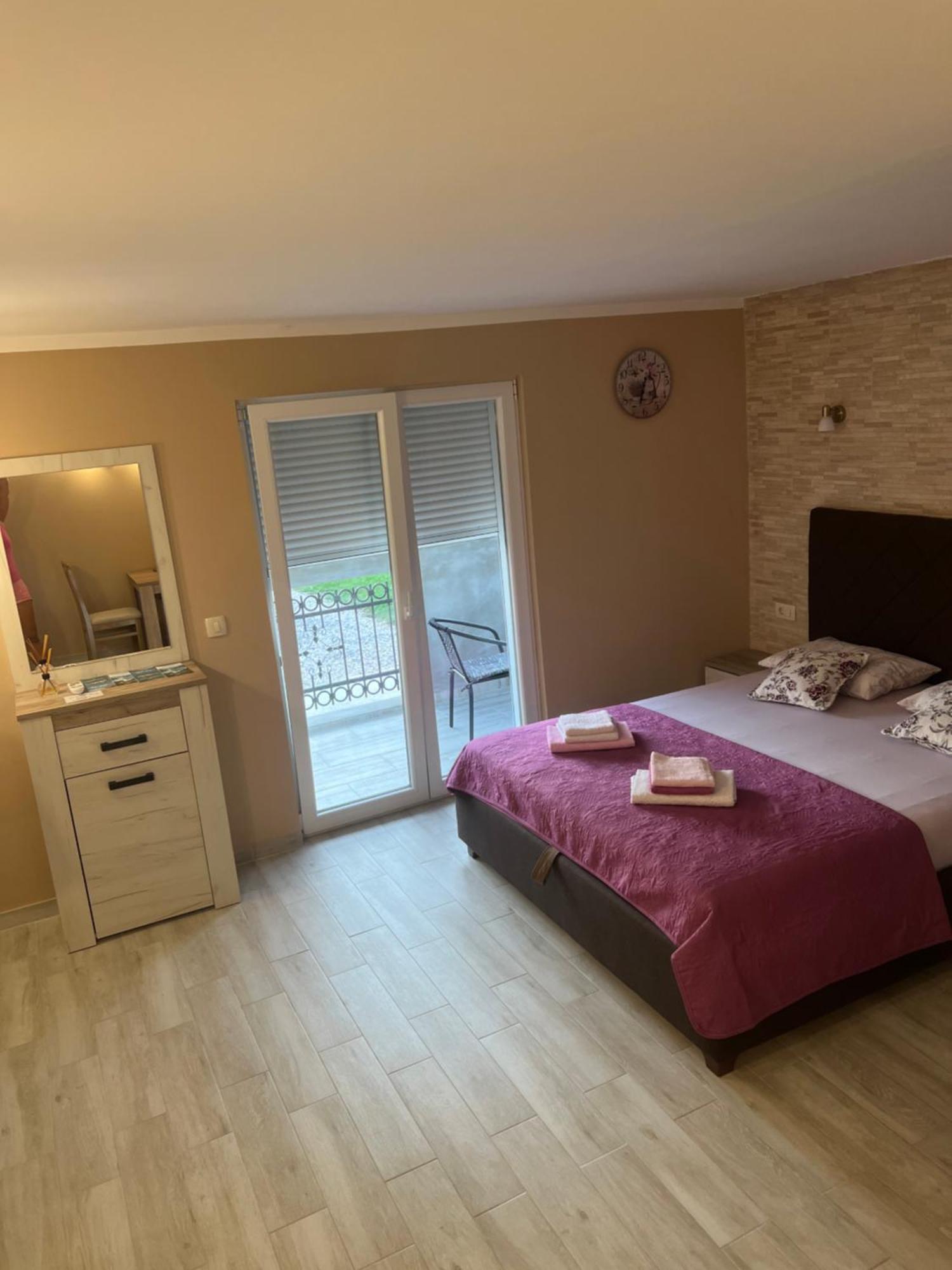 Studio Elena Tivat Buitenkant foto